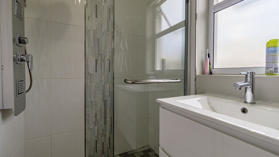 4 Bedroom Property for Sale in Dennegeur Western Cape